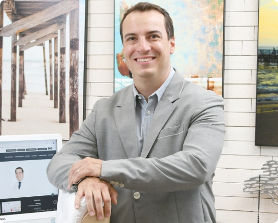 Dr Gustavo Campanholi